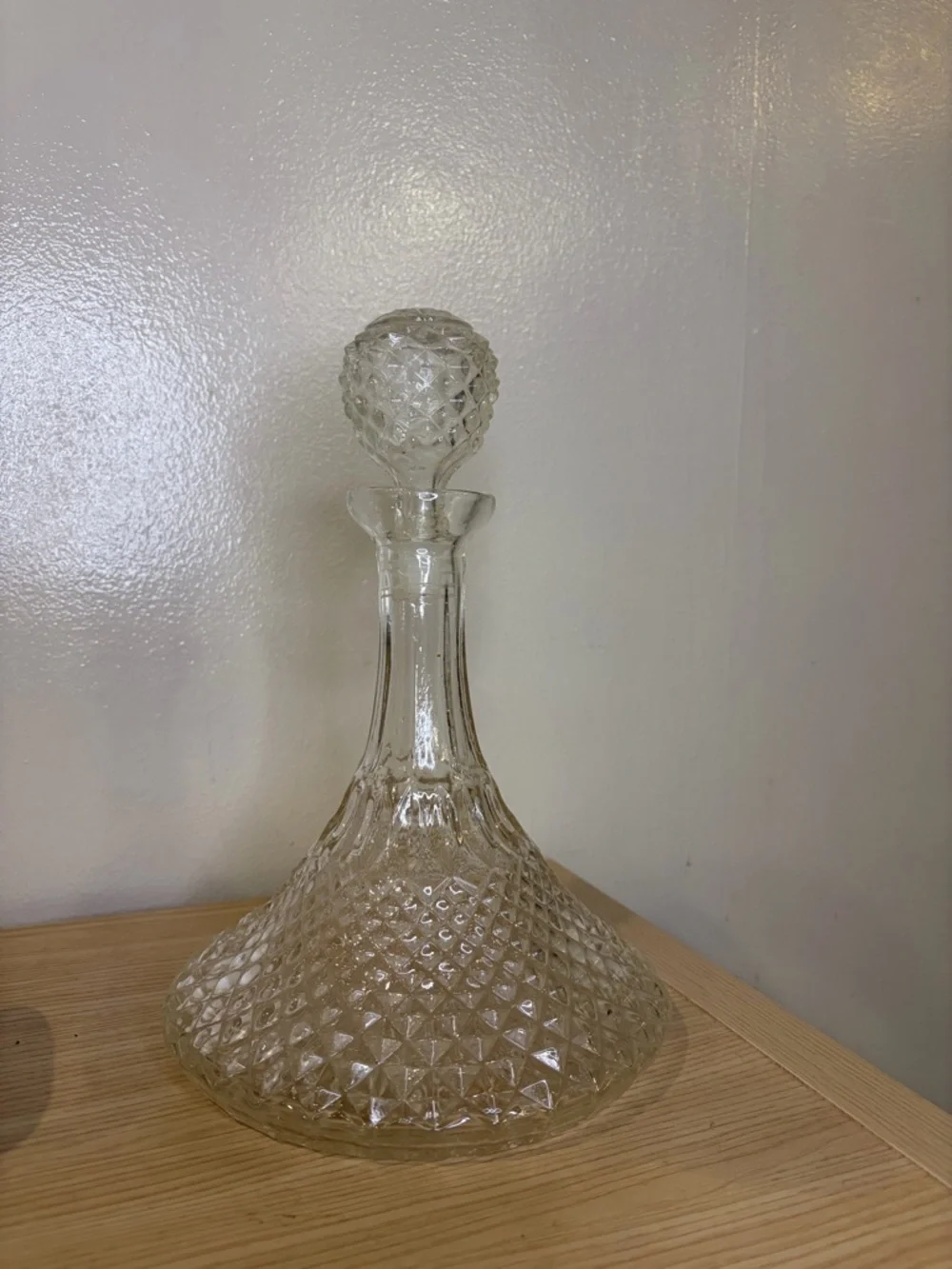Vintage Decor Piece Cut Glass Decanter with Diamond Cut Pattern - Clear - Picture 3 of 4